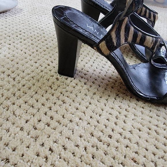 VanEli, 9M, Black crocco patent and zebra high, block heel sandal - Picture 3 of 4